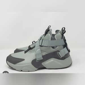 Nike Air Huarache City Utility Shoe 10